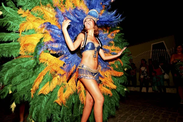 Escola de samba no carnaval em caravelas — Fotografia de Stock