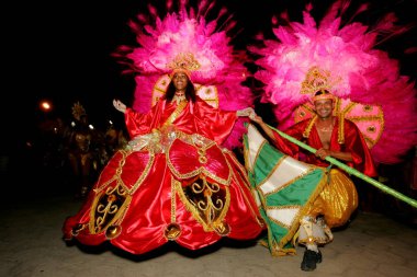 Caravelas 'taki karnavalda samba okulu.