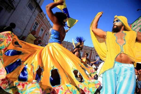 Salvador karnavalındaki samba okulu. — Stok fotoğraf