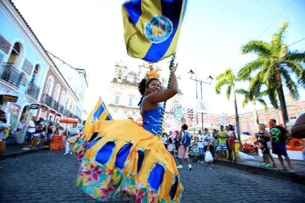 Escuela de samba en el carnaval del salvador — Foto de Stock