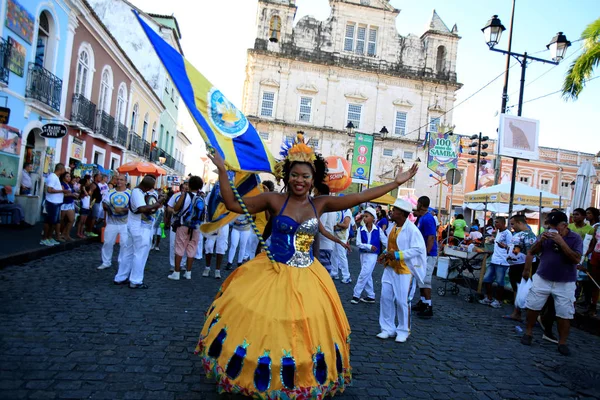 Salvador karnavalındaki samba okulu. — Stok fotoğraf