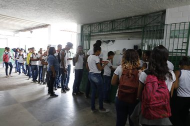 devlet okulu öğrencileri