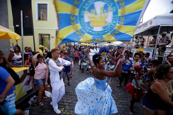 Samba school at the salvador carnival — стоковое фото