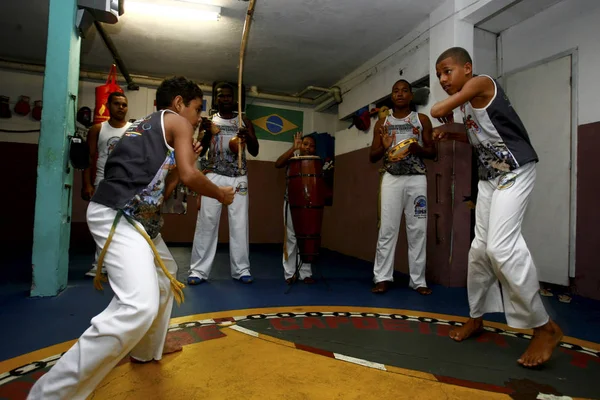 Capoeira en gimnasio en la ciudad de salvador —  Fotos de Stock