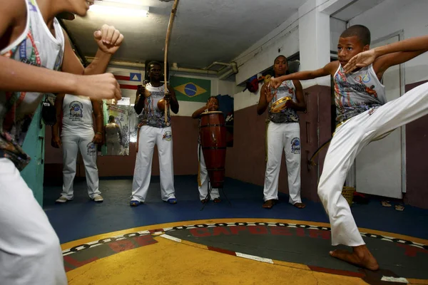 Capoeira em ginásio na cidade de salvador — Fotografia de Stock