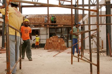 ? Porto seguro havaalanı yenileme işçileri