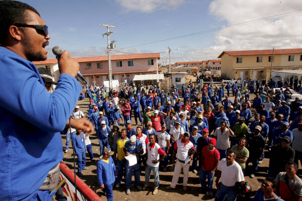 забастовка рабочих на стройплощадке
