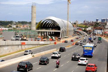 Salvador, Bahia / Brezilya - 21 Eylül 2016: Salvador şehrinde metro hattının ikinci hattında çalışan işçiler görülüyor. 