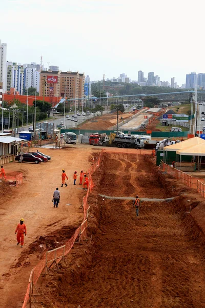 Salvador Bahia Brazil Wrzesień 2016 Pracownicy Widziani Przy Budowie Linii — Zdjęcie stockowe