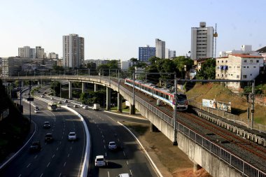 Salvador, Bahia, Brezilya - 12 Haziran 2016: Salvador şehrinin Bonoc bölgesindeki Metro Hat 1 manzarası. Sistem Ccr Bahia tarafından yönetiliyor..