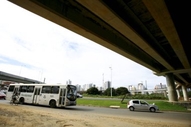 Salvador, Bahia / Brezilya - 12 Ağustos 2014: Rotula do Abacaxi 'nin Viyadük Kompleksi. Set, Baia de Todos os Santos Otoyolu 'nun bir parçası..