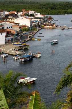 camamu, bahia / brrazil - 10 Ocak 2012: Kosta do Dende olarak bilinen Bahia 'nın güneyinde yer alan Camamu Körfezi manzarası.