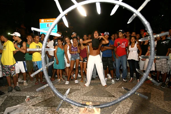 Ilheus Bahia Brazil 2011 예술가 Ilheus 도시에서 서클에 점프하여 자신의 — 스톡 사진