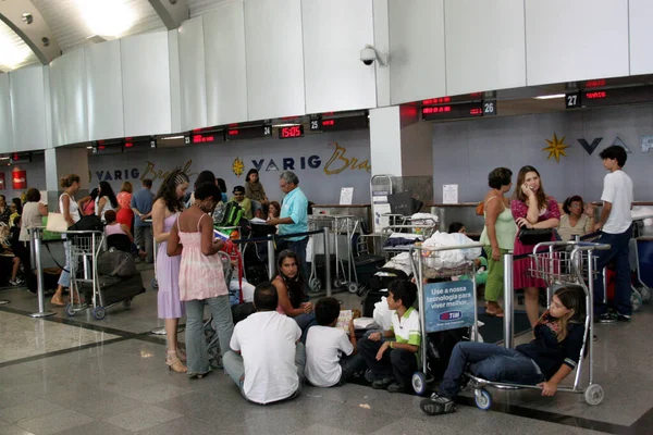 Salvador Bahia Brazil Lipca 2006 Pasażerowie Linii Lotniczych Varig Czekają — Zdjęcie stockowe