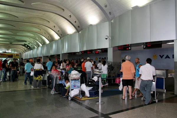 Salvador Bahia Brazil Lipca 2006 Pasażerowie Linii Lotniczych Varig Czekają — Zdjęcie stockowe