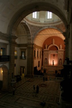 Salvador, Bahia / Brezilya - 7 Temmuz 2006: Salvador 'daki Sao Bento manastırlarının bağımlılıklarının iç görünümü.