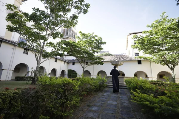 Salvador Bahia Brazil Φεβρουάριος 2019 Μοναχός Φαίνεται Στις Εγκαταστάσεις Των — Φωτογραφία Αρχείου