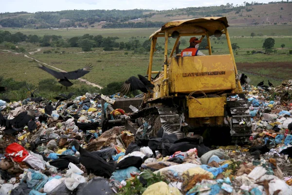 Porto Seguro Bahia Brasil Maio 2008 Trator Visto Transformando Lixo — Fotografia de Stock