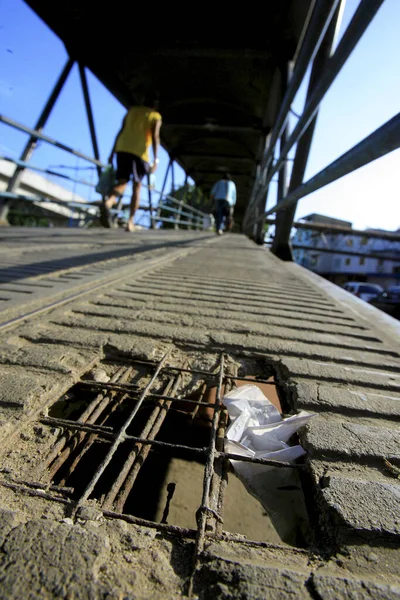 Salvador Bahia Brazil December 2013 Pedestrian Walkway Damaged Avenida Mario — Stock Photo, Image