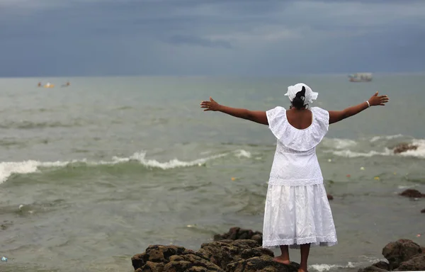 Salvador Bahia Brasil Febrero 2016 Partidarios Simpatizantes Aleatorios Saludan Yemanja — Foto de Stock