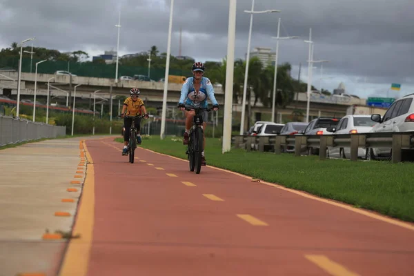 Salvador Bahia Brazil Апреля 2019 Года Люди Ездят Велосипеде Велосипедной — стоковое фото