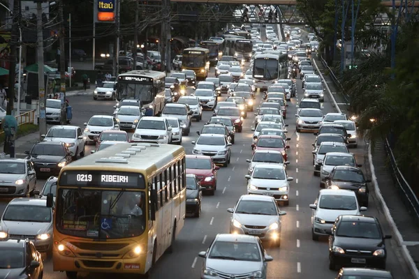 Salvador Bahia Brasil Agosto 2017 Movimiento Vehículos Avenida Tancredo Neves — Foto de Stock