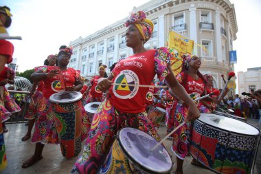 Salvador, Bahia / Brezilya - 5 Şubat, Dida Band üyeleri, Salvador Tarih Merkezi Pelourinho 'da düzenlenen bir sunum sırasında görüldü. * * * Yerel altyazı * * .