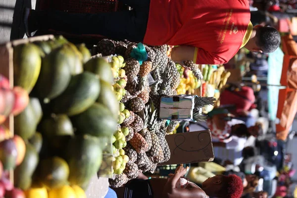 Salvador Bahia Brazil Ottobre 2018 Venditore Ambulante Vende Frutta Joana — Foto Stock