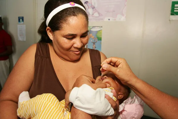 Eunápolis Bahia Brasil Agosto 2010 Criança Atendida Recebendo Dose Vacina — Fotografia de Stock