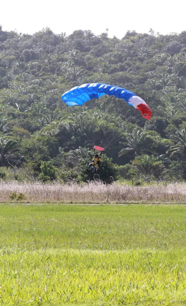 Itaparica Bahia Brasil Agosto 2012 Persona Vista Durante Salto Paracaídas — Foto de Stock