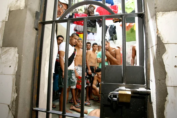 Almadina Bahia Brazilština Listopad 2011 Vězňové Tlačí Celu Policejní Stanice — Stock fotografie