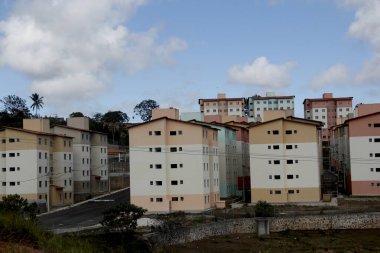 Salvador, Bahia / Brezilya - 7 Şubat 2013: Salvador şehrinde düşük gelirli insanlar için hükümet konut programı hazırladı. * * * Yerel altyazı * *
