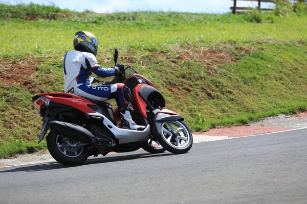 Tuiti Sao Paulo Brazil Luty 2017 Motocyklista Prowadzi Trójmiasto Yamaha — Zdjęcie stockowe