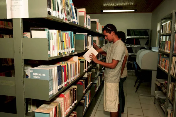 Eunapolis Bahia Brazil Aprile 2010 Persone Sono Viste Nella Biblioteca — Foto Stock