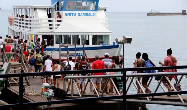 Salvador Bahia Brazilský Prosince 2013 Cestující Jsou Spatřeni Při Nastupování — Stock fotografie