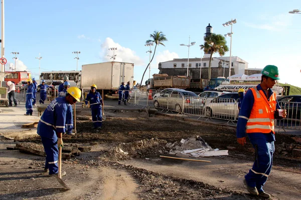 Salvador Bahia Barazil Marzec 2014 Pracownicy Postrzegani Pracach Rewitalizacyjnych Dzielnicy — Zdjęcie stockowe