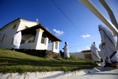 Salvador, Bahia / Brezilya - 26 Aralık 2016: Salvador 'un Escada semtindeki Nossa Senhora da Escada Kilisesi' nde yardım misyonerleri görülüyor