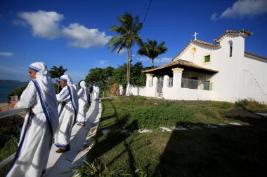 Salvador, Bahia / Brezilya - 26 Aralık 2016: Salvador 'un Escada semtindeki Nossa Senhora da Escada Kilisesi' nde yardım misyonerleri görülüyor