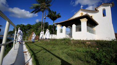 Salvador, Bahia / Brezilya - 26 Aralık 2016: Salvador 'un Escada semtindeki Nossa Senhora da Escada Kilisesi' nde yardım misyonerleri görülüyor