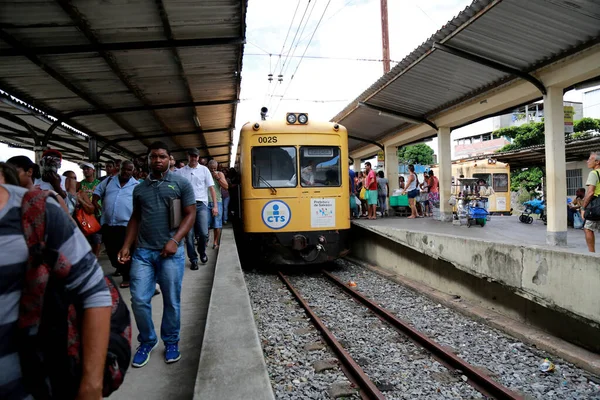 Salvador Bahia Brazil April 2015 Passengers Seen Tem Station Suburb — Stock Photo, Image
