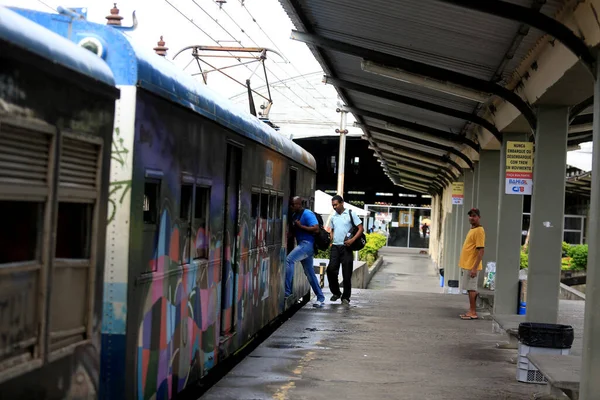 Salvador Bahia Brazil September 2016 Passagerare Ses Tågstationen Närheten Calcada — Stockfoto