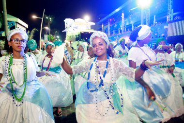 Salvador, Bahia / Brezilya - 15 Şubat 2015: Salvado kentindeki karnaval kutlamaları sırasında Barra bölgesinde Cortejo Afro bloğu üyeleri görüldü.
