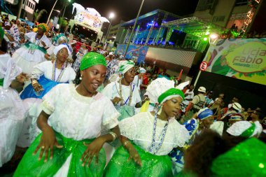 Salvador, Bahia / Brezilya - 15 Şubat 2015: Salvado kentindeki karnaval kutlamaları sırasında Barra bölgesinde Cortejo Afro bloğu üyeleri görüldü.