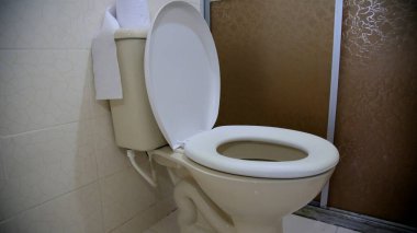 Salvador, Bahia / Brezilya - 5 Mayıs 2020: Salvador şehrinde tuvalet görüldü.. 