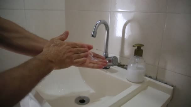 Salvador Bahia Brasilien Mai 2020 Person Beim Händewaschen Waschbecken Des — Stockvideo