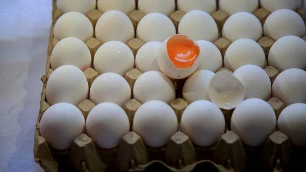 Salvador Bahia Brazil Μάιος 2020 Αυγά Κοτόπουλου Φαίνεται Αποθηκεύονται Μια — Φωτογραφία Αρχείου