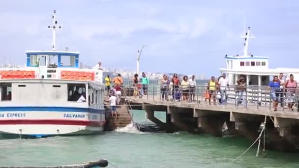 Vera Cruz Adasından Salvador Şehrine Geçmek Için Todos Santos Körfezi — Stok video