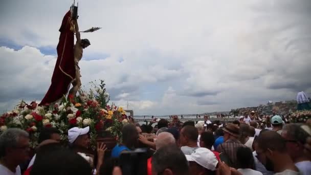 サルバドル バヒア ブラジル 2020年1月1日 ガレオタ グラティド ポヴォは サルバドール市内のバデトストス サントスを通る海上行列の後 イエス — ストック動画