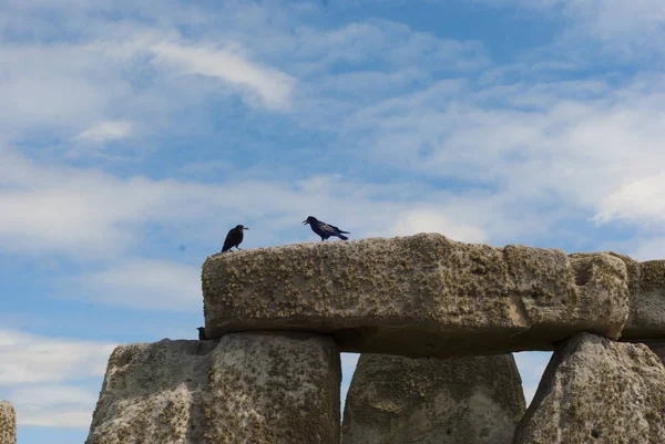 Vue Rapprochée Stonehenge Ciel Dramatique Herbe Jaune Sèche — Photo