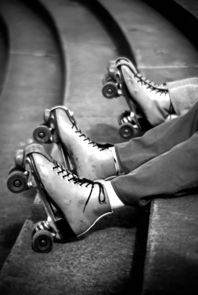 Rolschaatsers Rust Tribune Stappen — Stockfoto